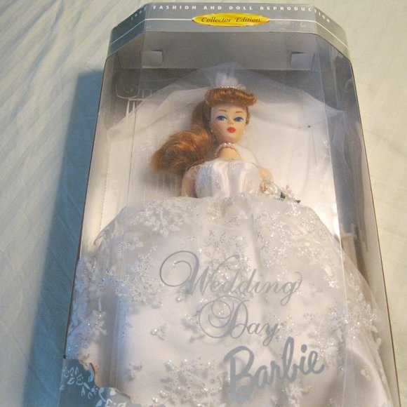 Wedding Day Barbie - Dated 1996 -  Red Head Barbie. - Picture 10 of 10